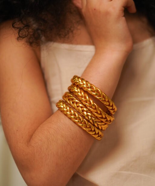 Alternative view of Gold Braided