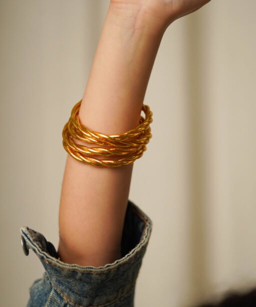 Alternative view of Gold Twisted